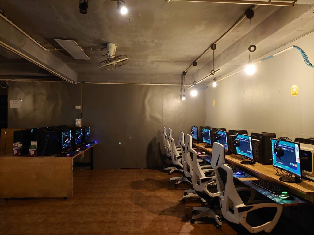 395813